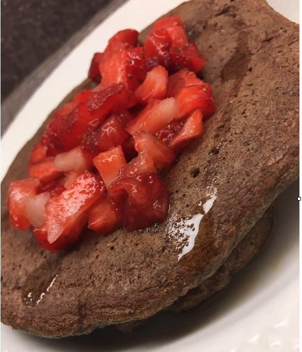 flaxseed pancakes with strawberries